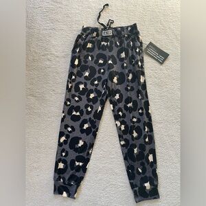 Enzos Popcorn Leopard print joggers NWT